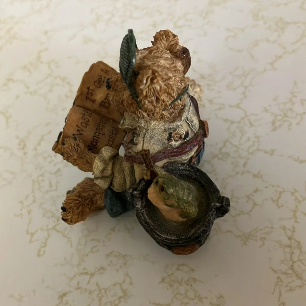 Charming Bear Figurine with Book - Multicolor